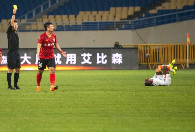OD体育官网-亚泰备战不停歇 蒋哲：间歇期大家都练瘦了、晒黑了